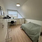The Butterfly - House In For 7 Persons With Luxury Rooftop Deck & Free Parking アパート