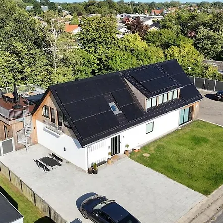 Apartamento The Butterfly - House In For 7 Persons With Luxury Rooftop Deck & Free Parking