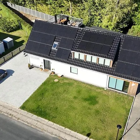 The Butterfly - House In For 7 Persons With Luxury Rooftop Deck & Free Parking Odense