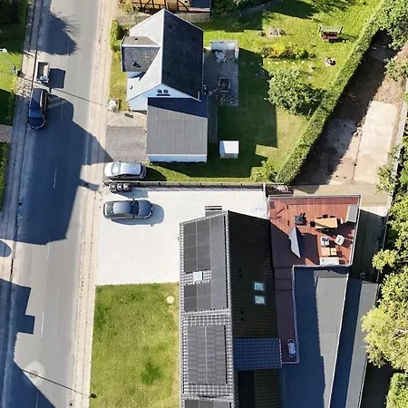 The Butterfly - House In For 7 Persons With Luxury Rooftop Deck & Free Parking