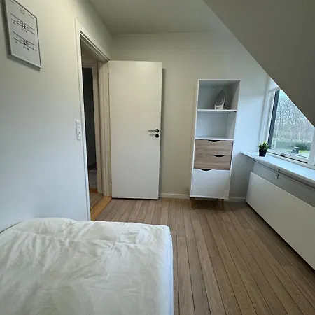 The Butterfly - House In For 7 Persons With Luxury Rooftop Deck & Free Parking Apartment *