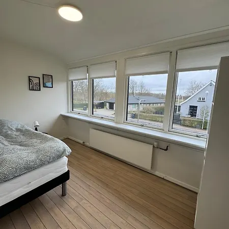 The Butterfly - House In For 7 Persons With Luxury Rooftop Deck & Free Parking Apartman Odense