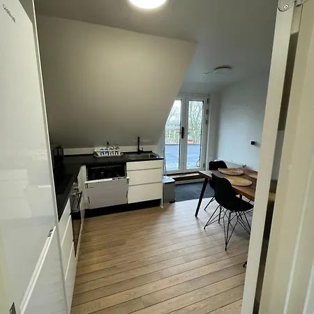 The Butterfly - House In For 7 Persons With Luxury Rooftop Deck & Free Parking *