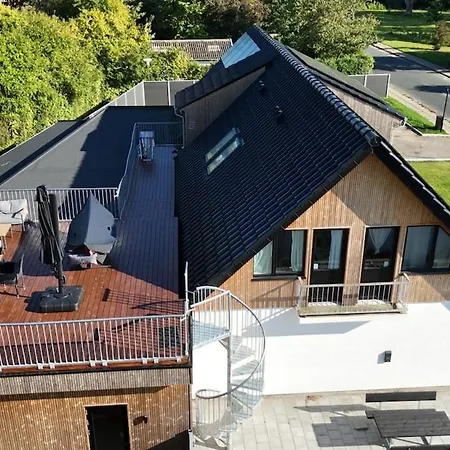 The Butterfly - House In For 7 Persons With Luxury Rooftop Deck & Free Parking