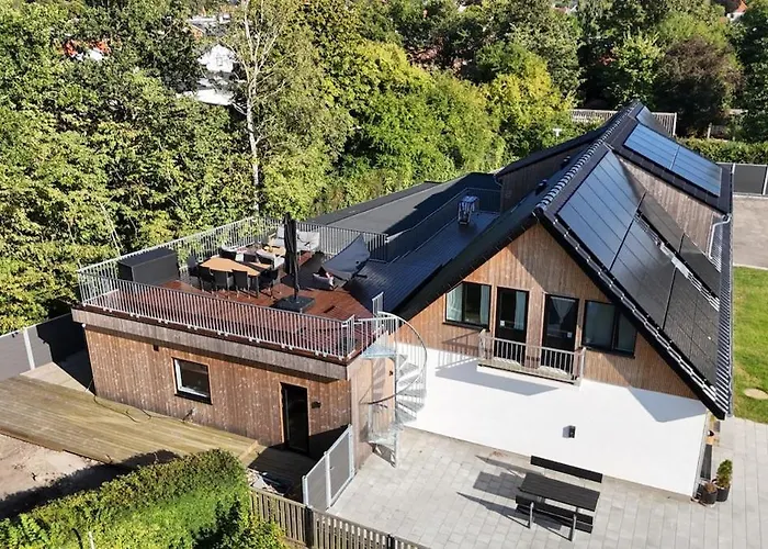 The Butterfly - House In For 7 Persons With Luxury Rooftop Deck & Free Parking Lejlighed Odense