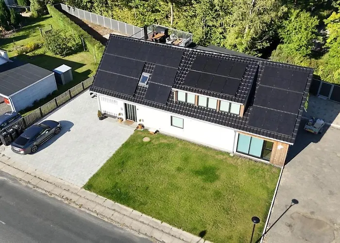 The Butterfly - House In For 7 Persons With Luxury Rooftop Deck & Free Parking Odense